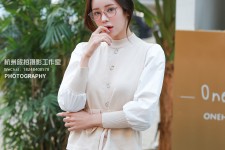 遵化市兼职模特被摄影师亲(兼职模特被摄影师亲了)